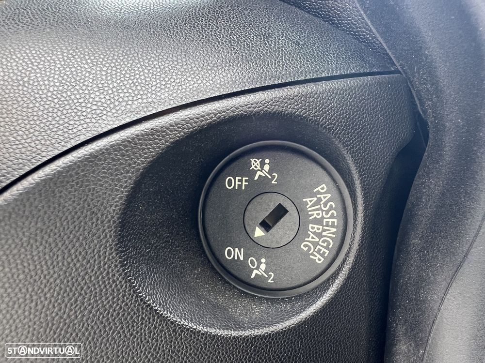 MINI Cabrio Cooper D Highgate - 51