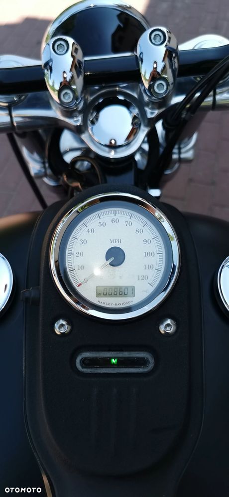 Harley-Davidson Dyna Street Bob - 5