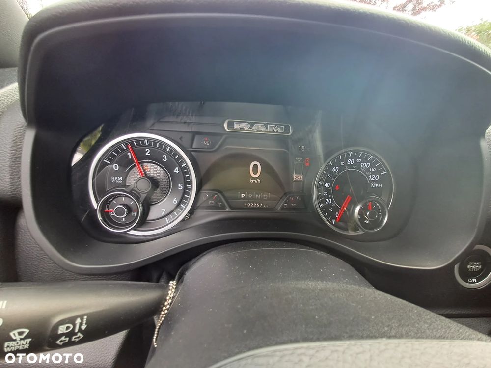 RAM 1500 5.7 Crew Cab Bighorn - 19