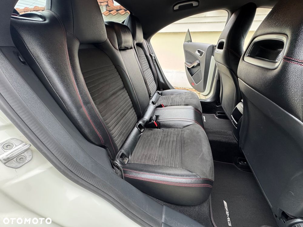 Mercedes-Benz CLA - 28