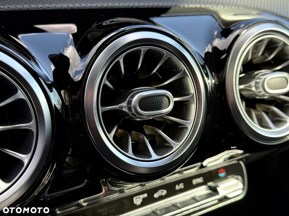 Mercedes-Benz Klasa A 35 AMG 4-Matic 7G-DCT - 11
