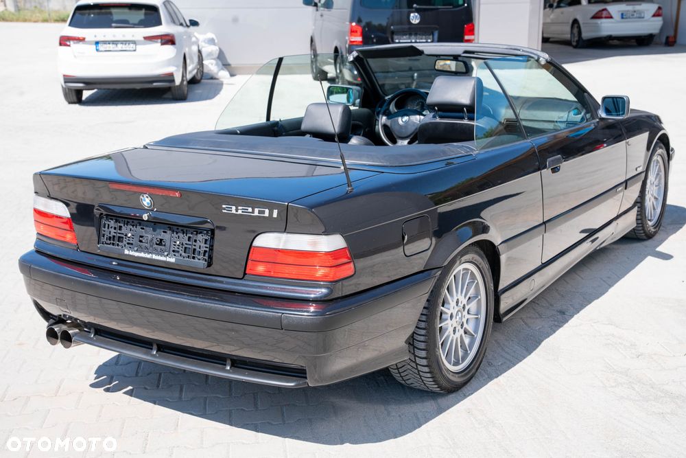 BMW Seria 3 320i - 7