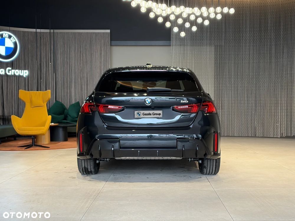 BMW Seria 1 120 mHEV - 8