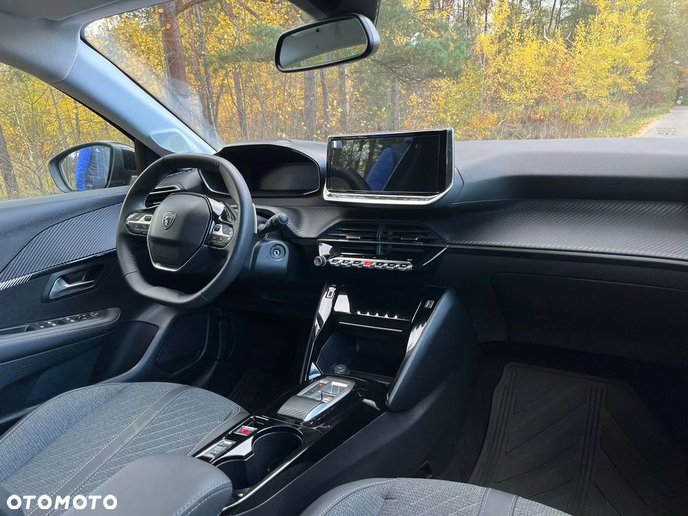 Peugeot 208 1.2 mHEV Allure e-DCS6 - 19