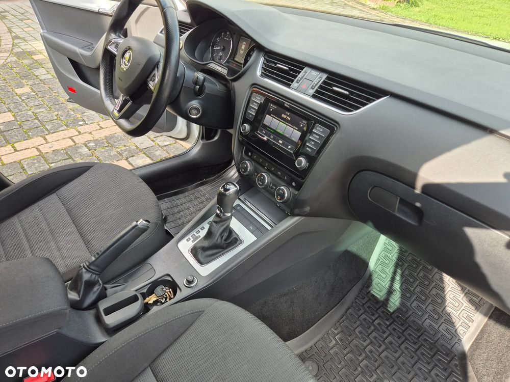 Skoda Octavia 1.4 TSI Elegance DSG - 22