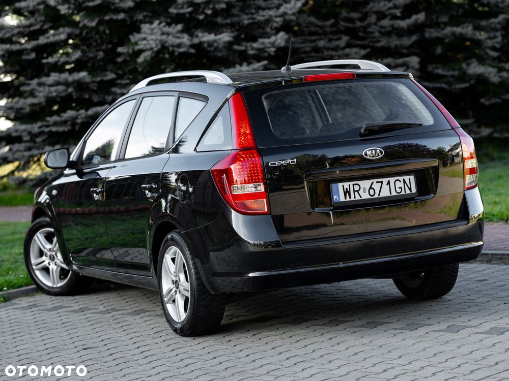 Kia Ceed - 8