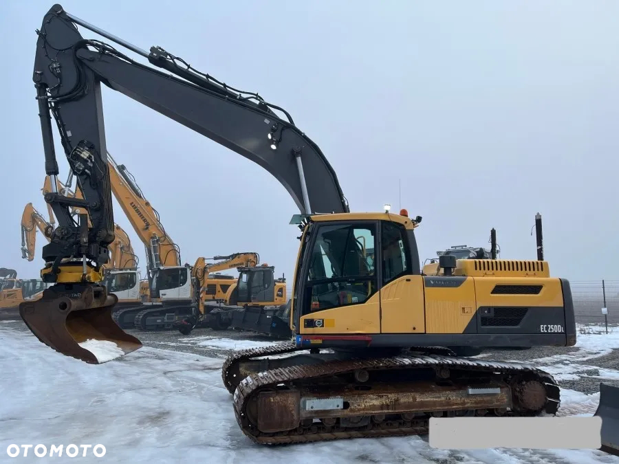 Volvo EC 250DL - 17