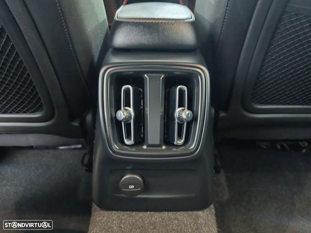 Volvo XC 40 1.5 T5 PHEV R-Design - 6