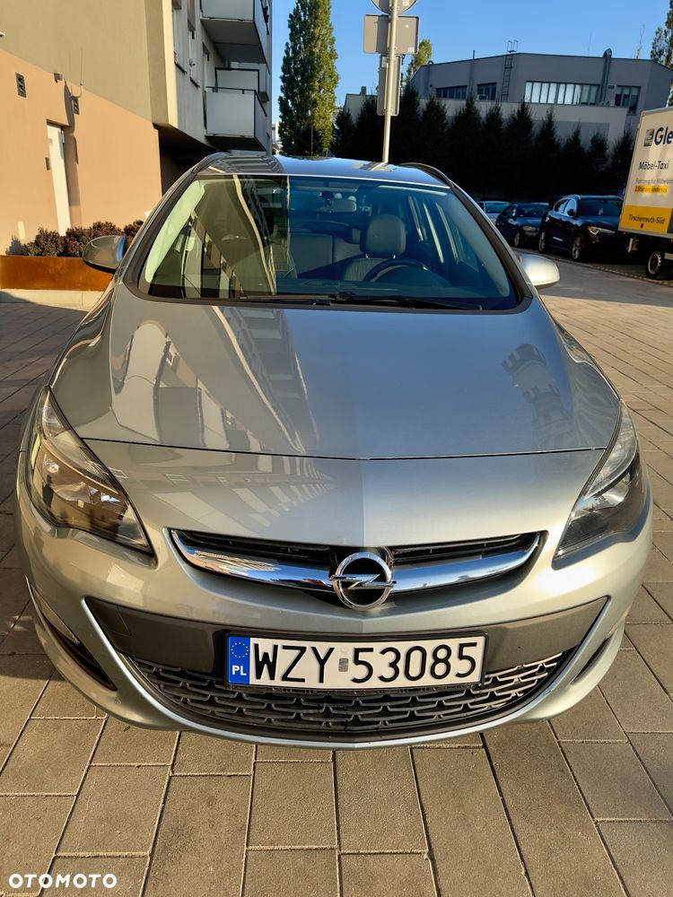 Opel Astra 2014 photo 2