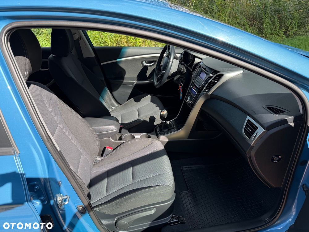 Hyundai i30 blue 1.6 GDI Style - 11