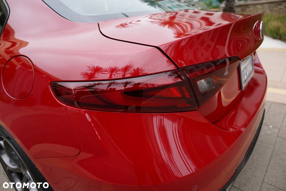 Alfa Romeo Giulia 2.0 Turbo 16V AT8-Q4 Ti - 15