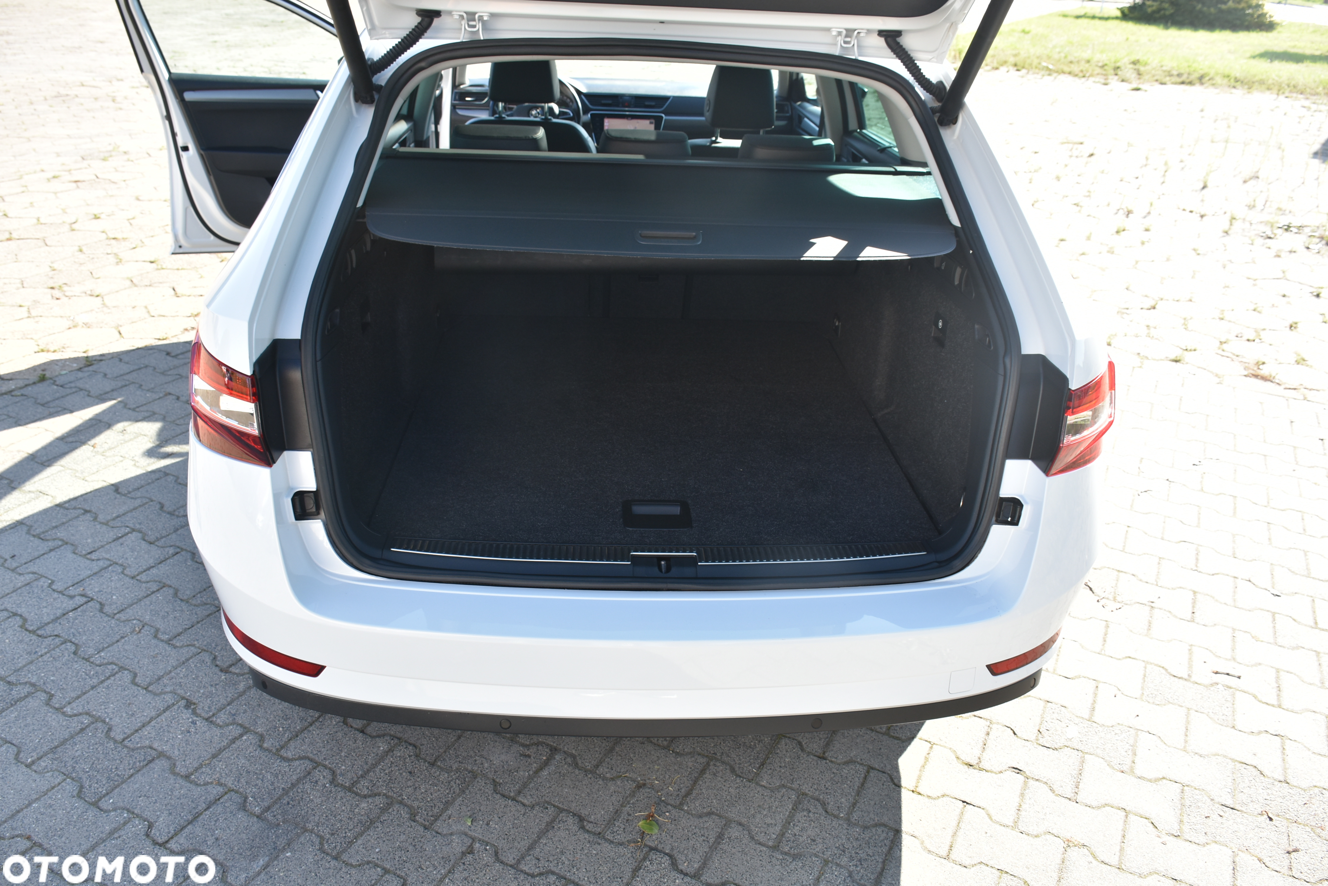Skoda Superb 2.0 TDI 4x4 DSG Premium Edition - 27