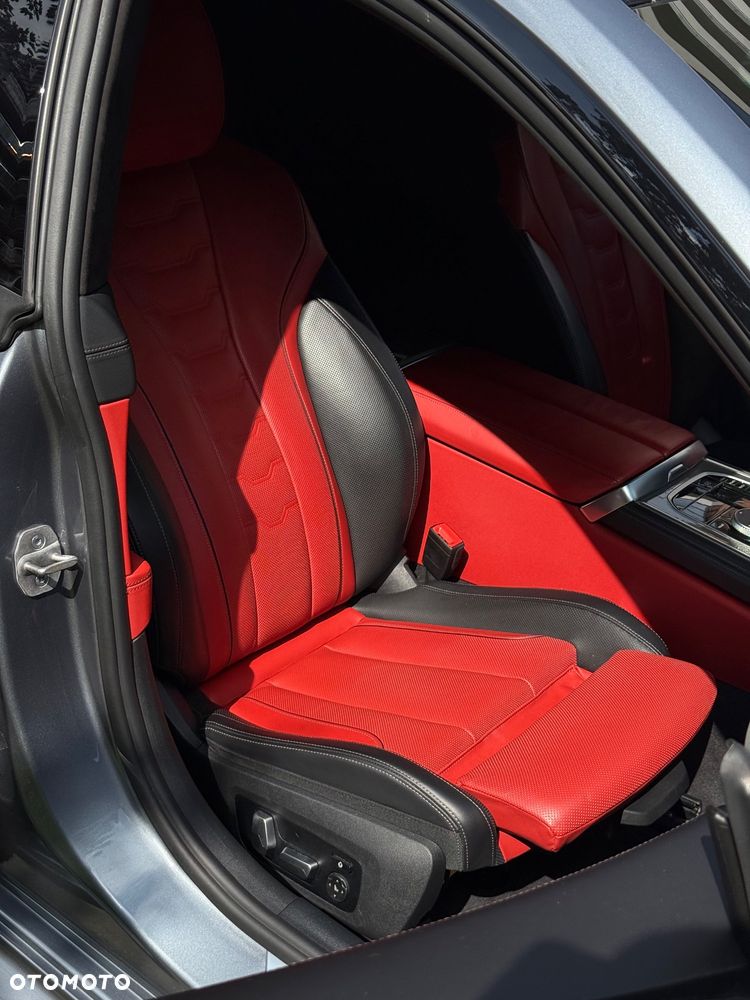 BMW Seria 8 M850i xDrive - 17