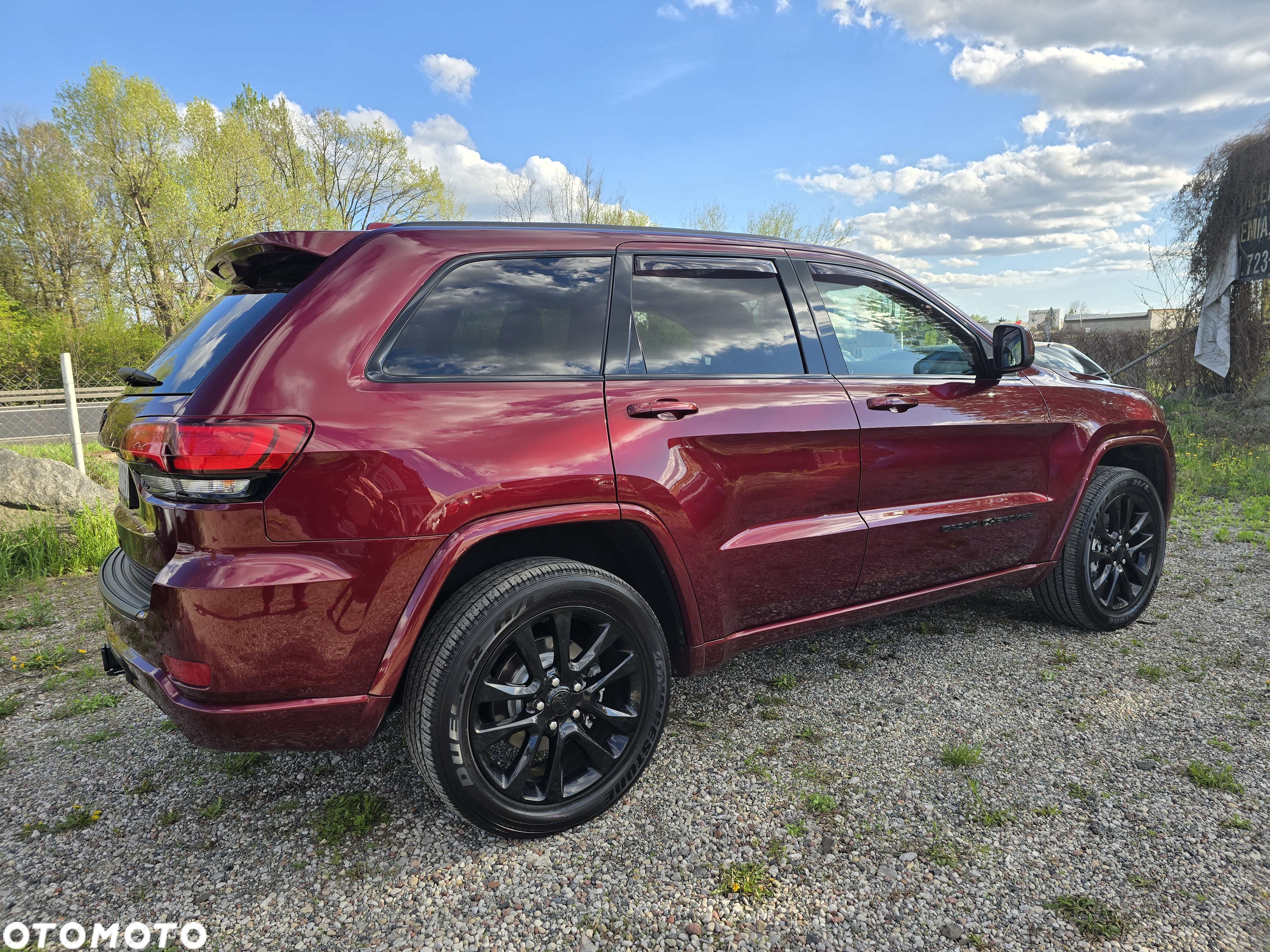 Jeep Grand Cherokee - 14