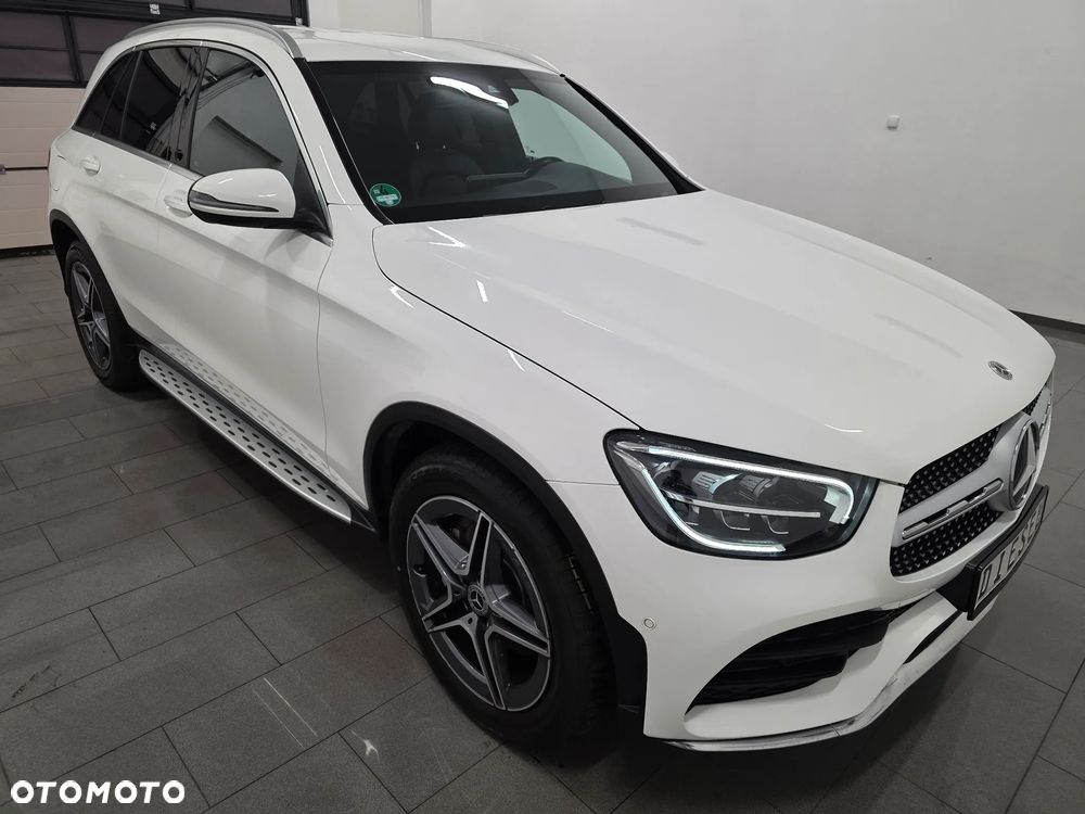 Mercedes-Benz GLC 220 d 4Matic 9G-TRONIC AMG Line Plus - 33