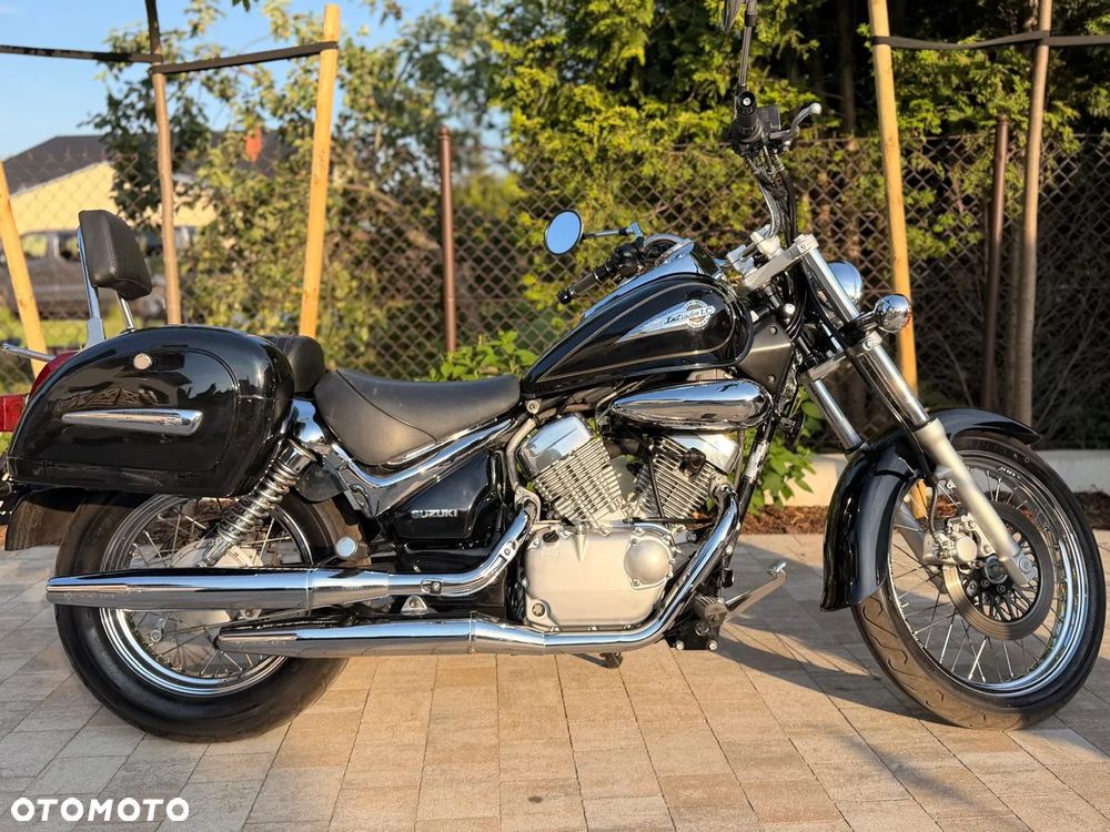 Suzuki Intruder - 22