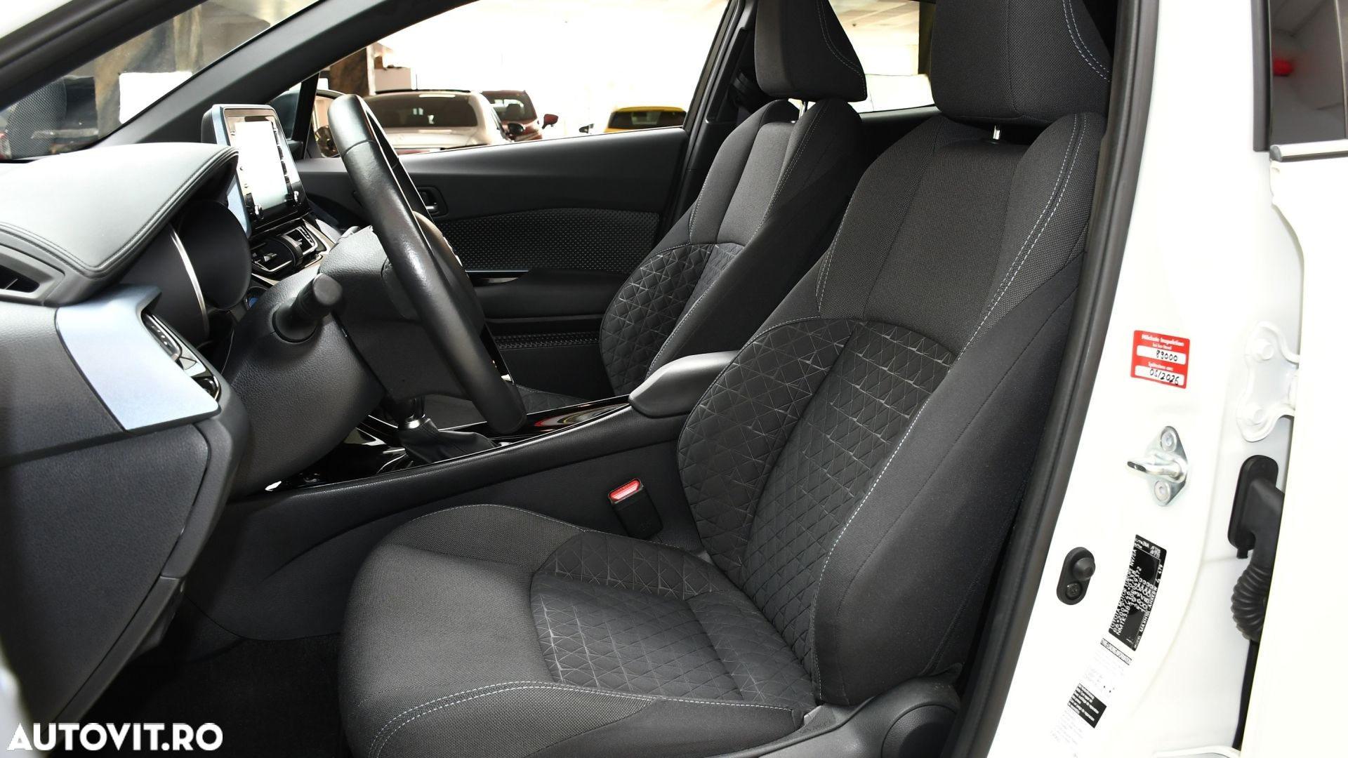Toyota C-HR - 8