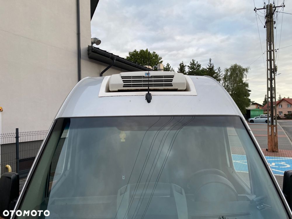 Mercedes-Benz Sprinter - 13