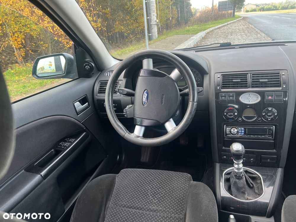 Ford Mondeo 2.0 TDCi Ambiente - 8