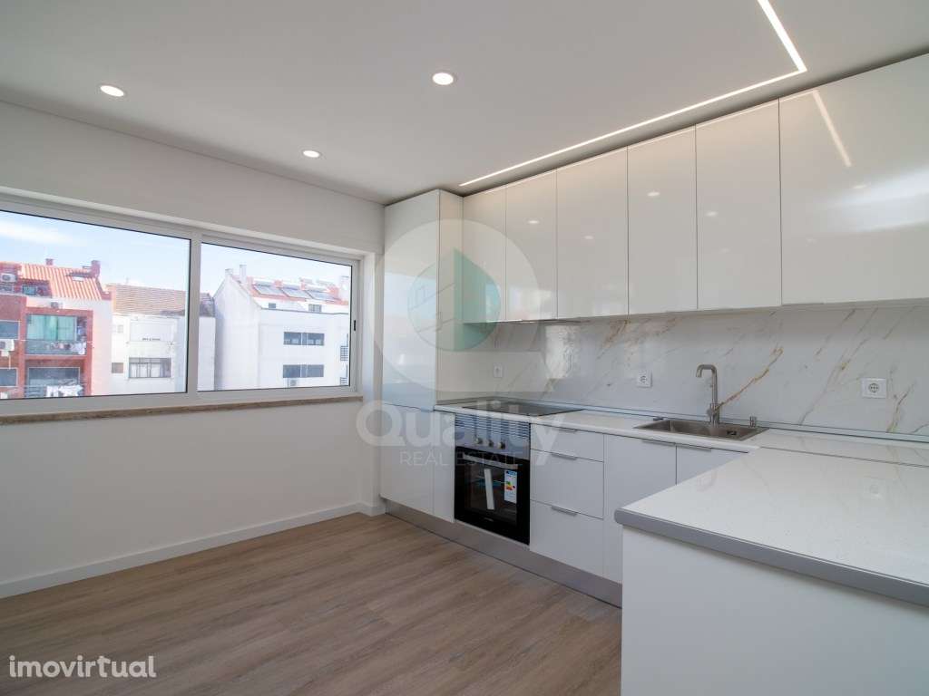 Apartamento T4 Totalmente Renovado - Verderena - Grande imagem: 5/43