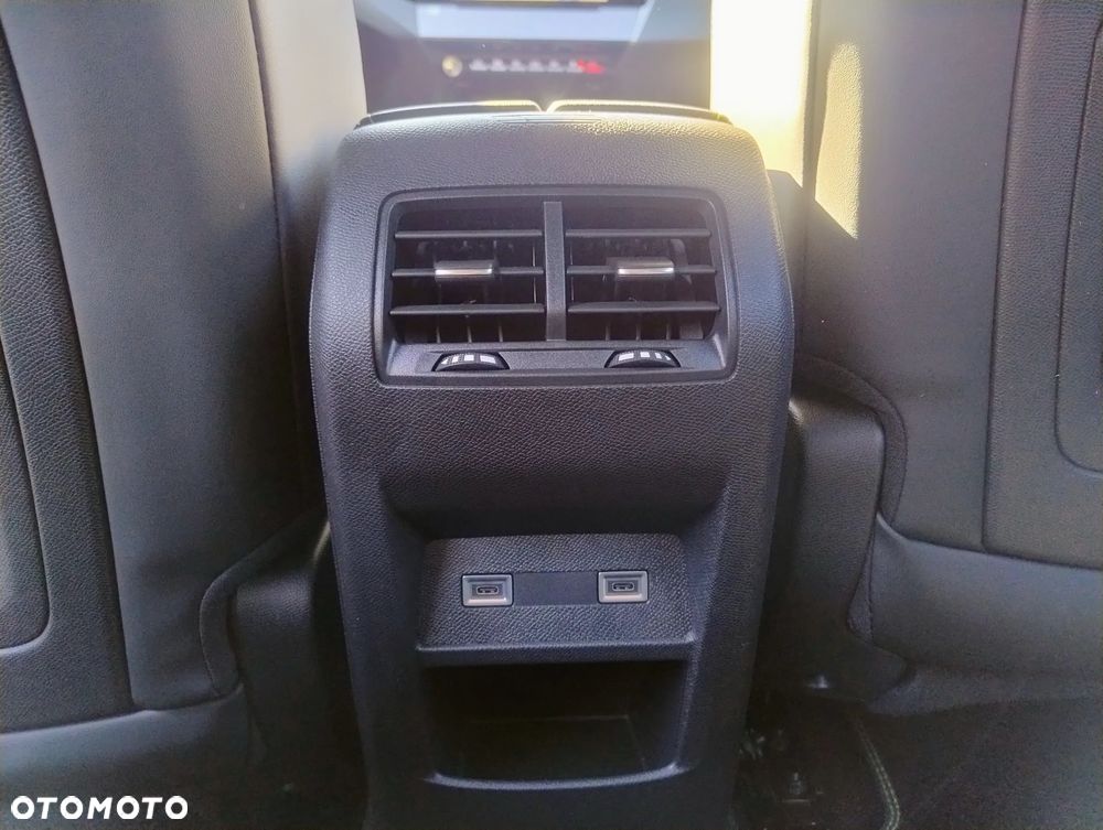 Peugeot 408 1.2 PureTech mHEV GT Exclusive S&S e-DSC6 - 26