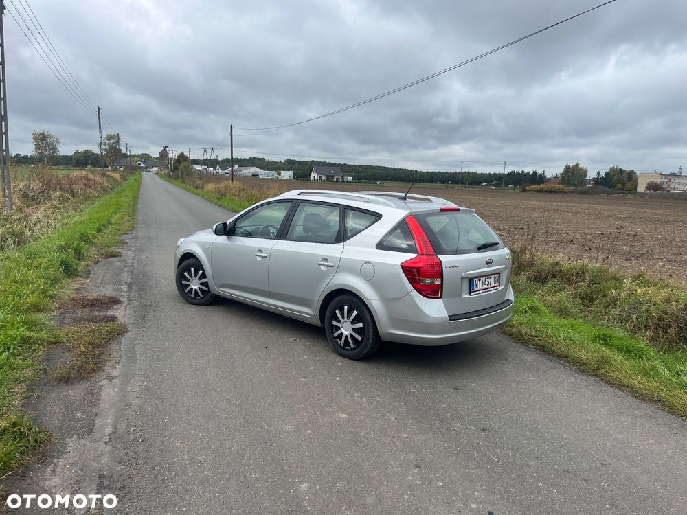 Kia Ceed - 14