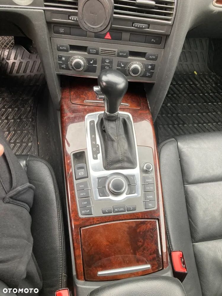 Audi A6 Avant 4.2 Quattro Tiptronic - 22