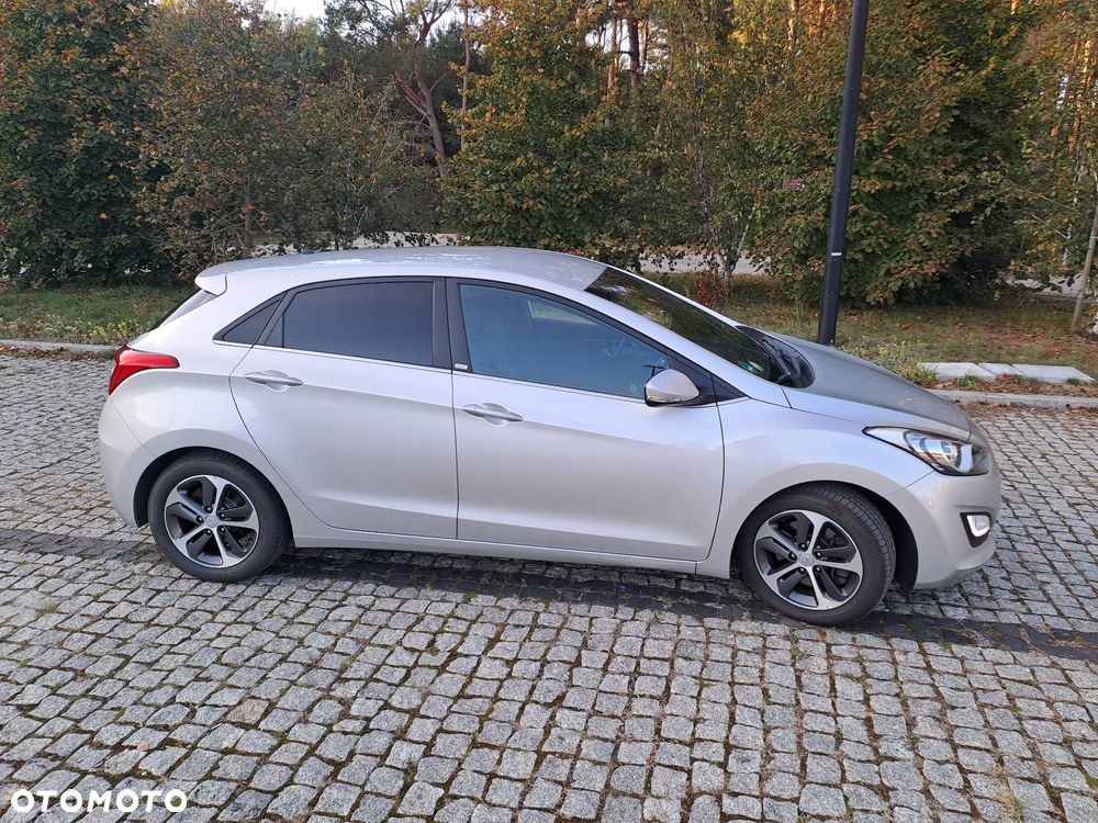 Hyundai i30 1.6 D Premium - 8