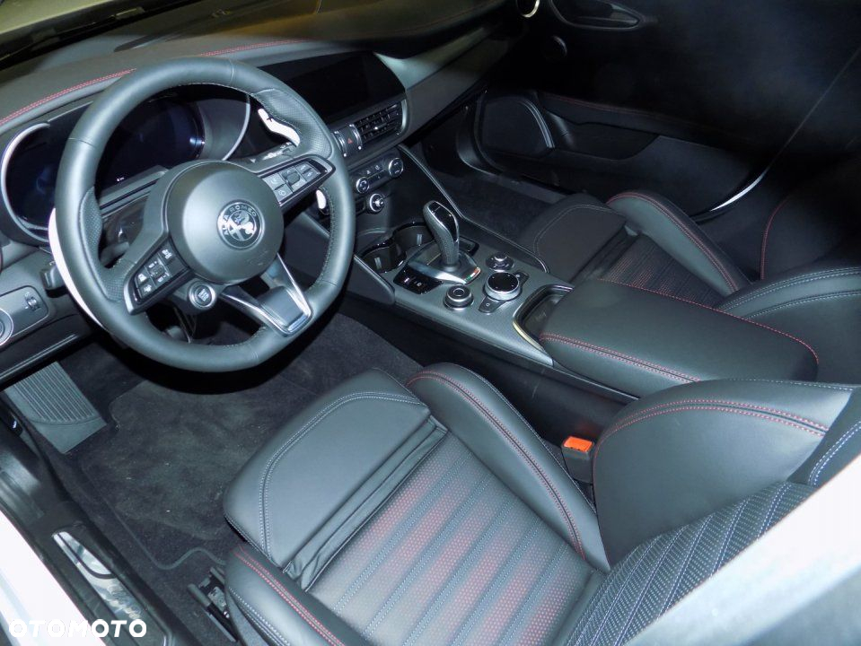 Alfa Romeo Giulia - 13