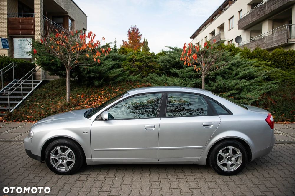 Audi A4 Limousine - 8