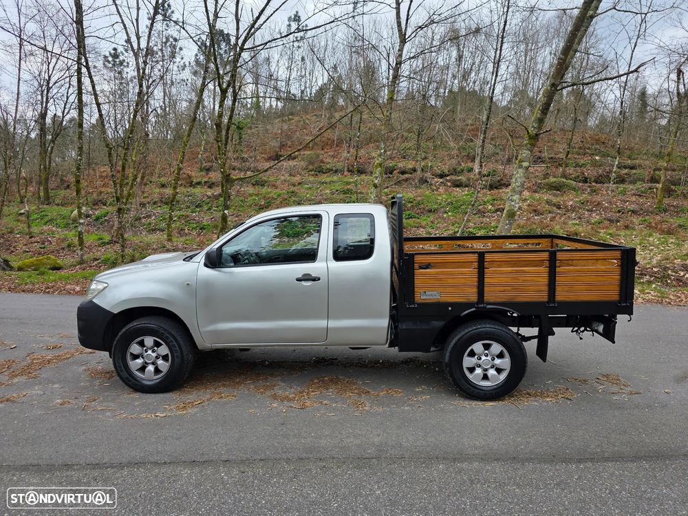 Toyota Hilux 4x4 Extra Cab Sol - 5