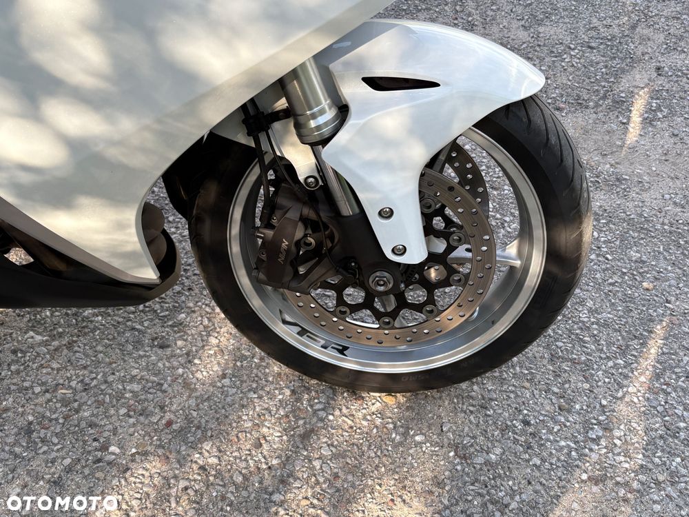 Honda VFR - 26