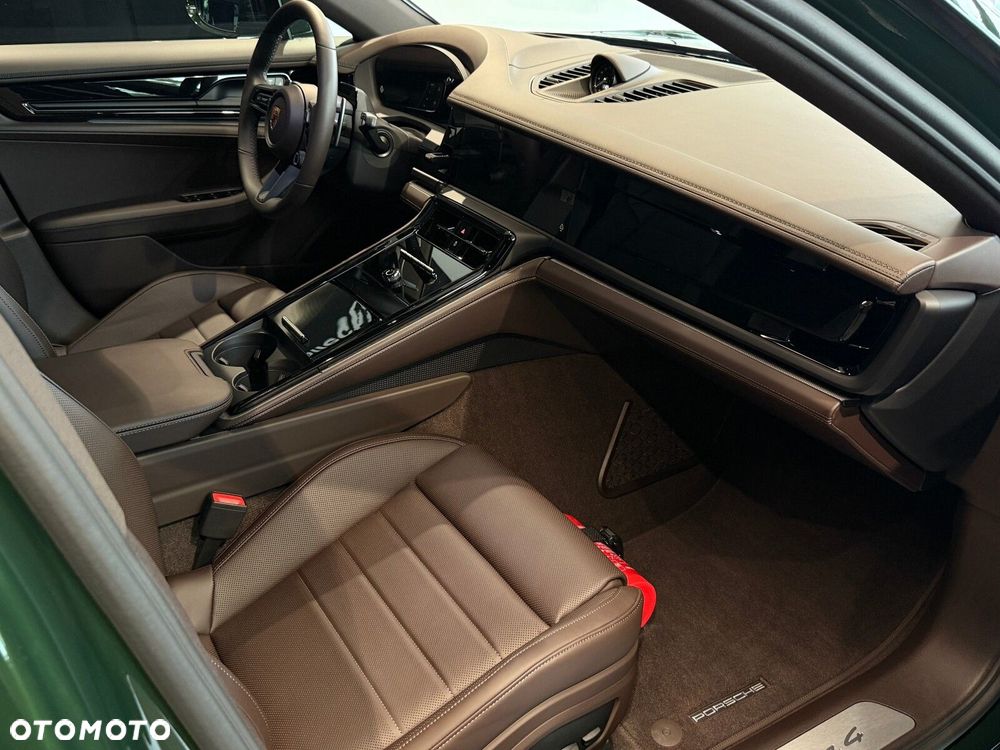 Porsche Panamera - 25