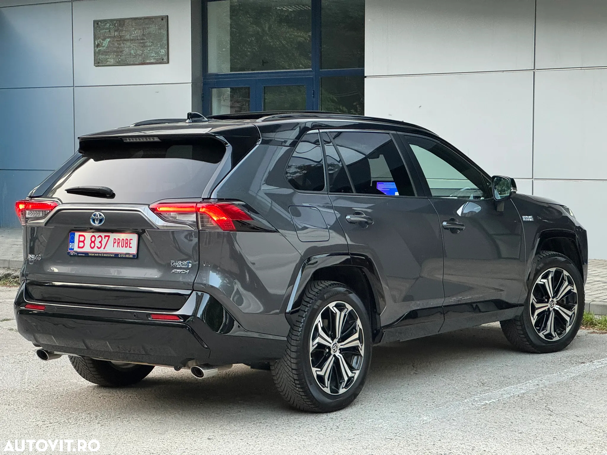 Toyota RAV4 - 4