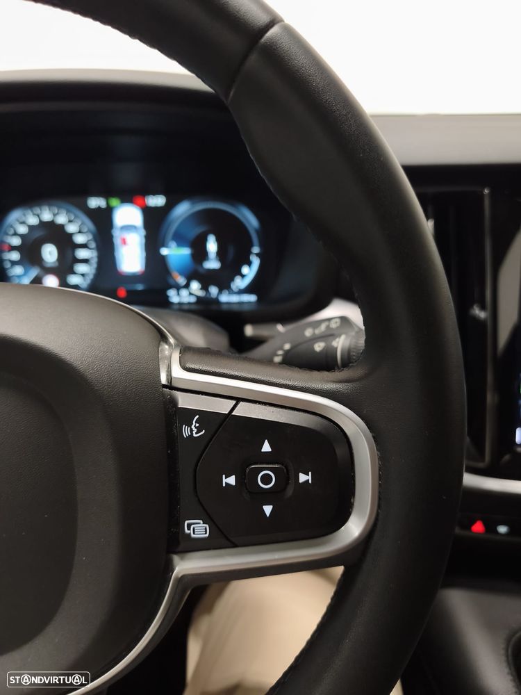 Volvo V60 2.0 T6 AWD TE Inscription Expression — fotografia 13