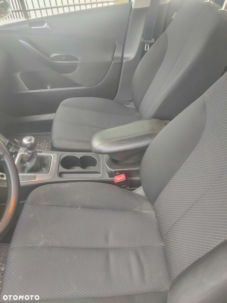 Volkswagen Passat - 7