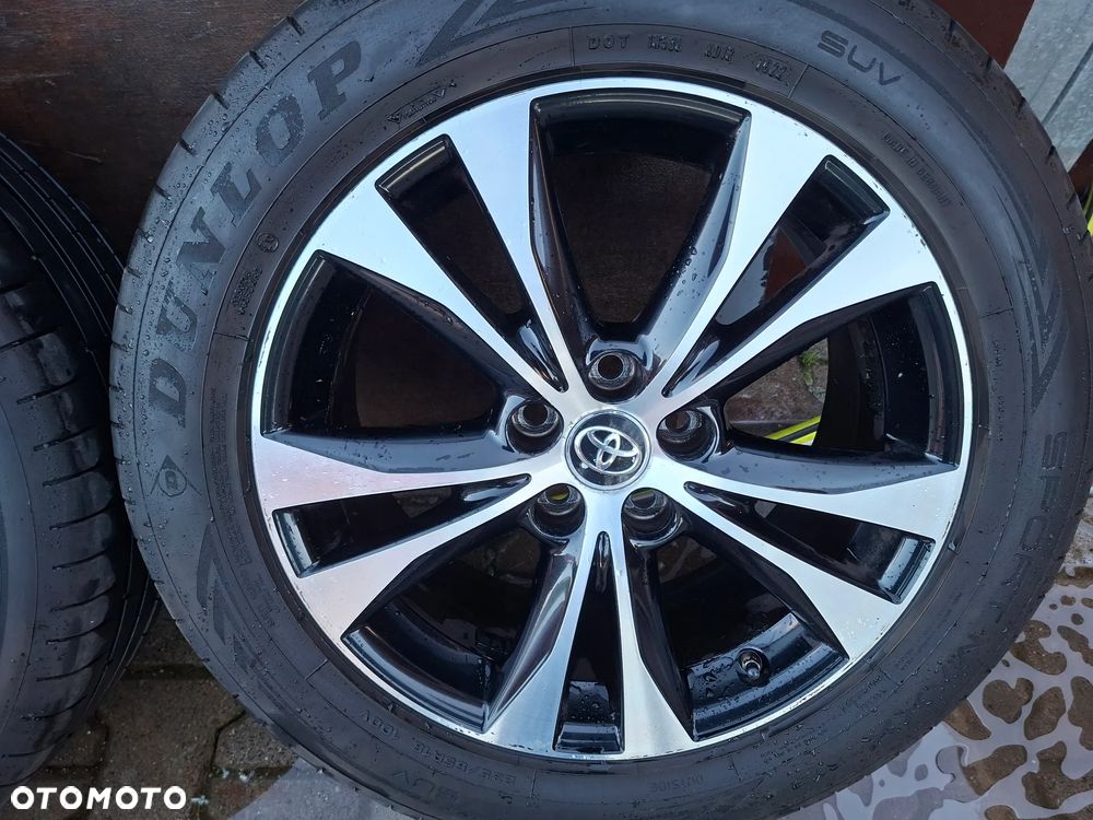 TOYOTA 235/55/18 - 2