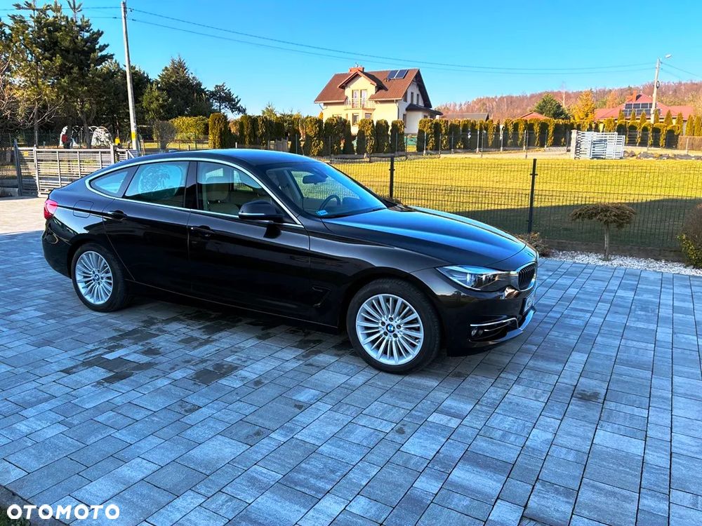 BMW 3GT 330i GPF Luxury Line - 2