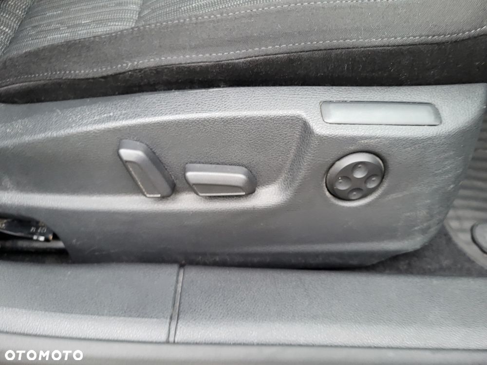 Skoda Superb 2.0 TDI Ambition DSG - 11