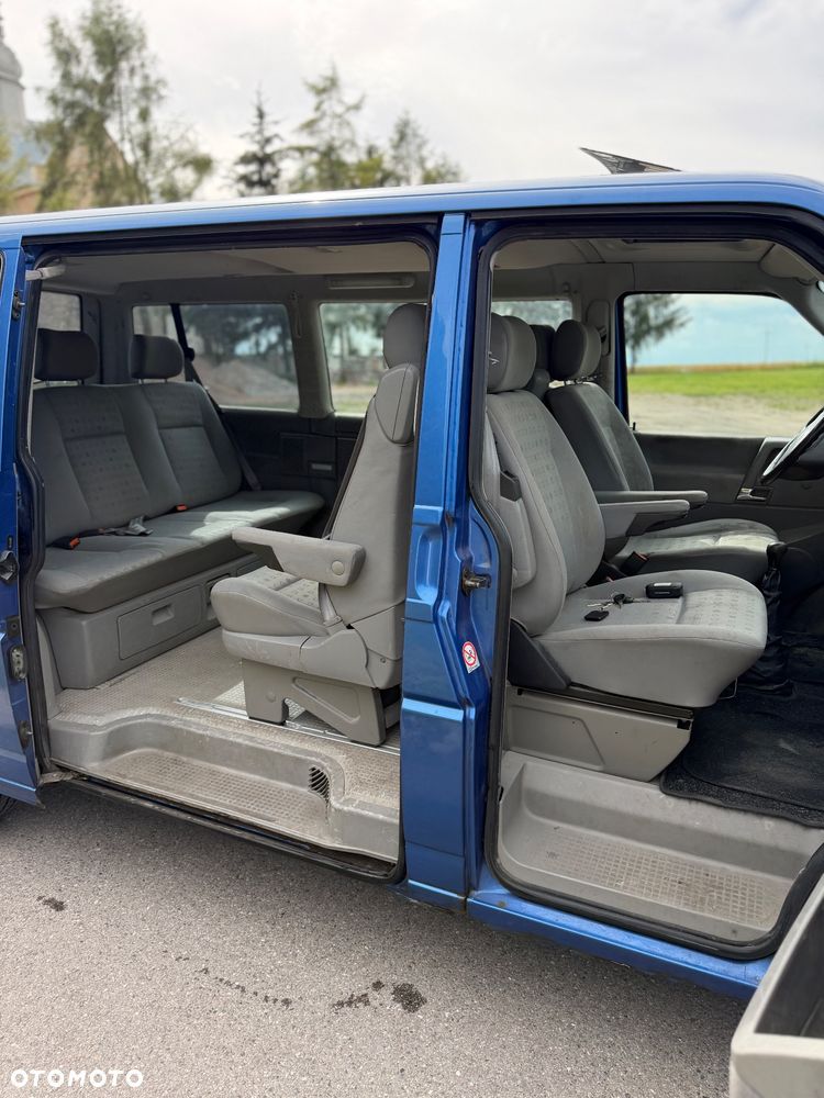 Volkswagen Multivan - 31
