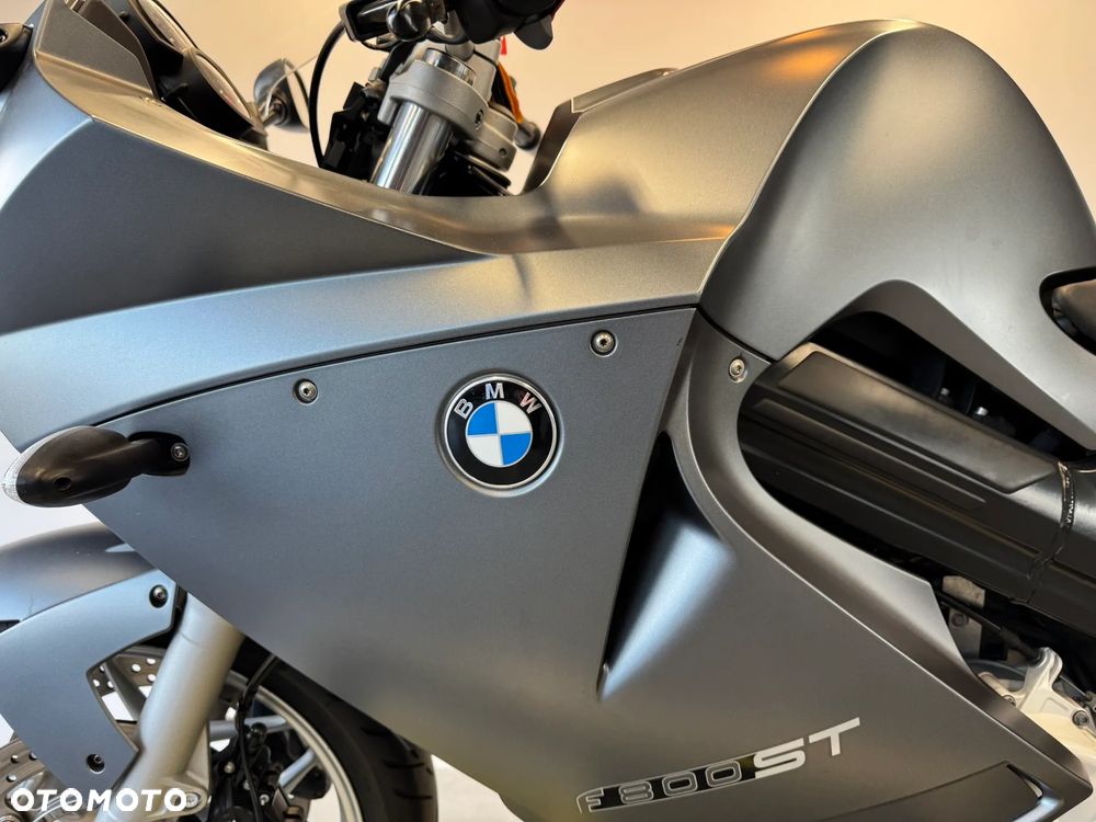 BMW F - 23