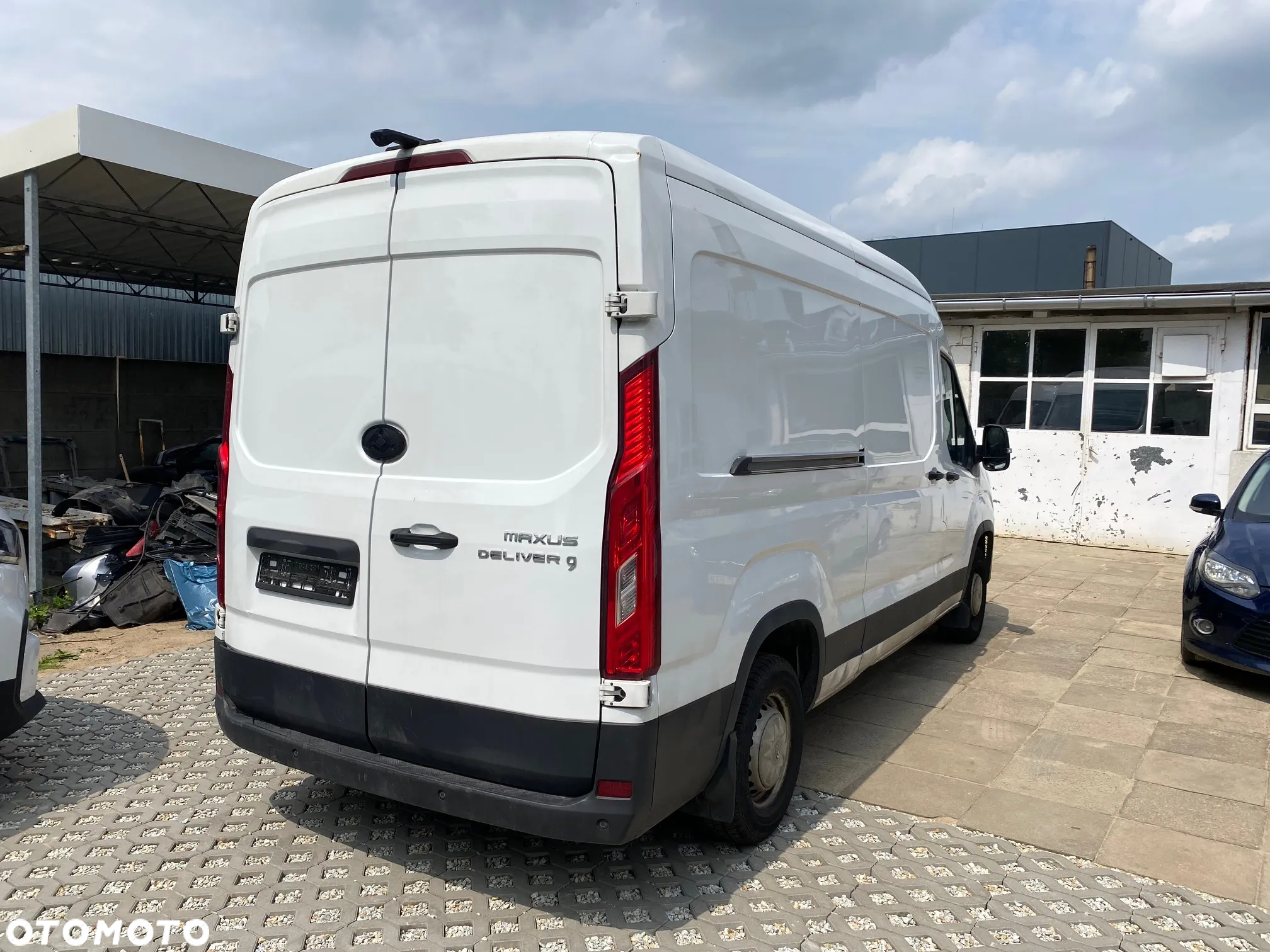 Maxus Deliver 9 - 9