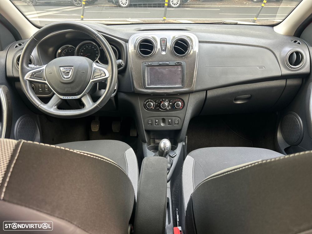 Dacia Sandero 0.9 TCe Stepway - 12