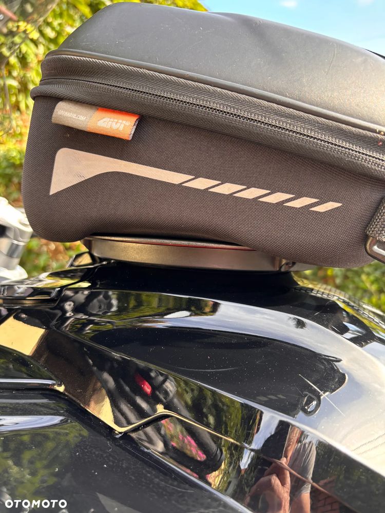 BMW XR - 17