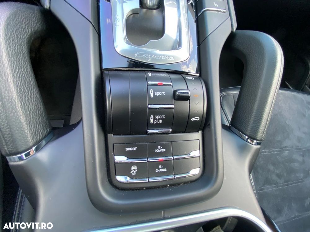 Porsche Cayenne S E-Hybrid Platinum Edition - 17