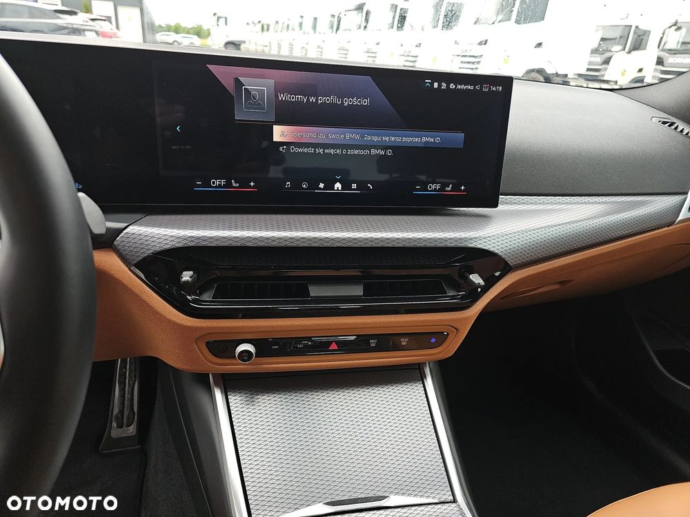 BMW Seria 3 318i M Sport - 14