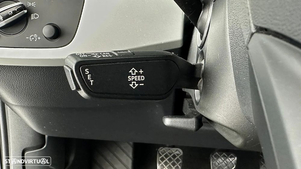 Audi A4 Avant 2.0 TDI Advance - 33