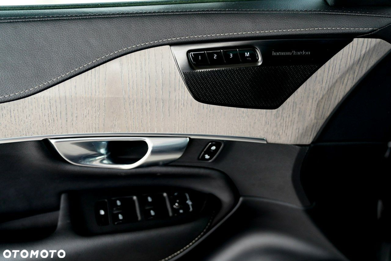 Volvo XC 90 - 21