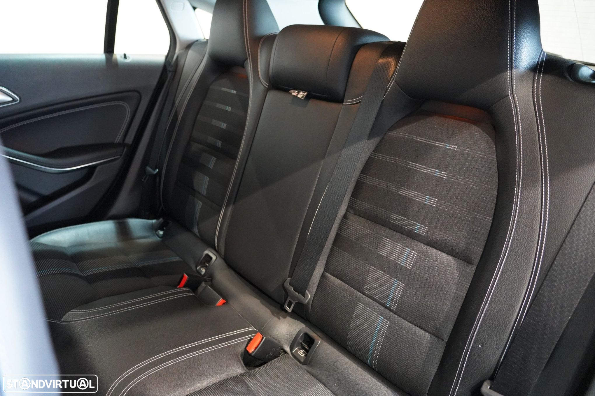 Mercedes-Benz CLA 180 - 25