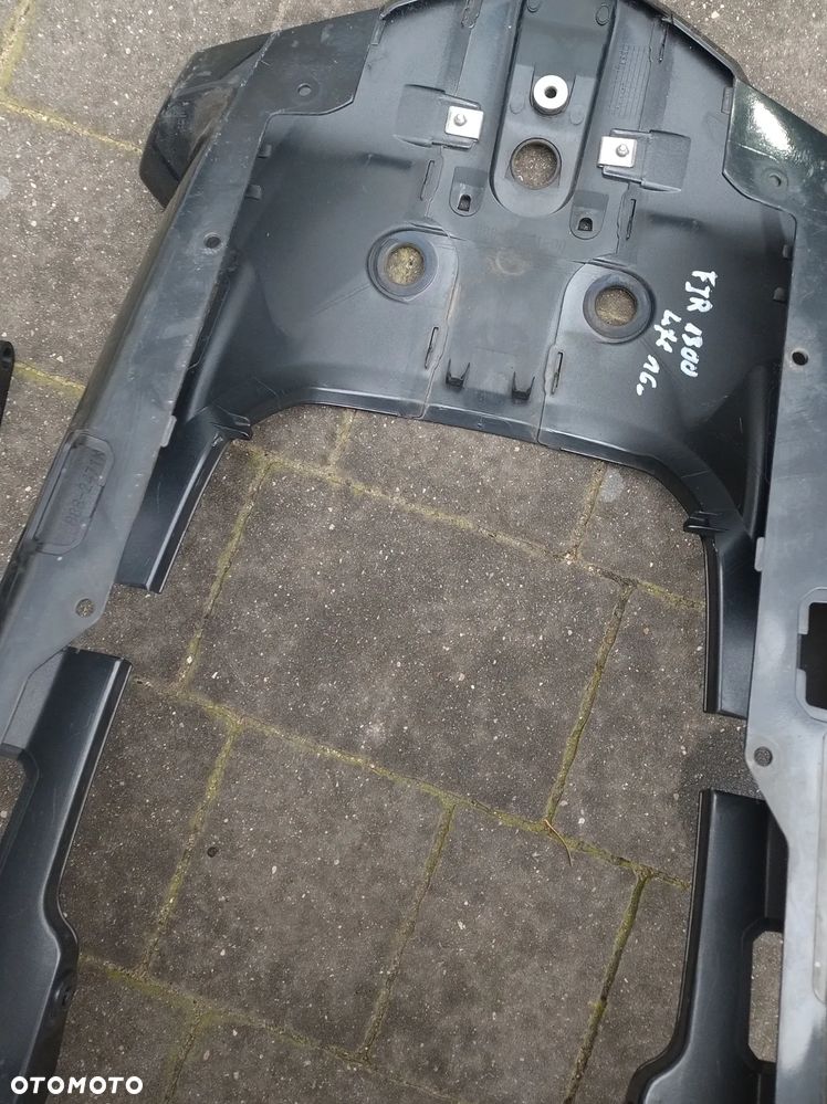 Yamaha FJR  1300 tdm mt tracer kufry siedzenie oryginał siodło bagażnik rączki szyba kufer lusterko zaślepki szyby osłona zaślepki szyby  po 2006 r uchwyt podwyższenie lusterek zadupek zamki kufra zaślepki - 16